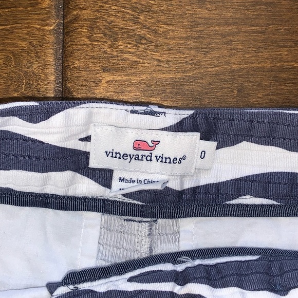 Vineyard Vines shorts - Picture 4 of 8